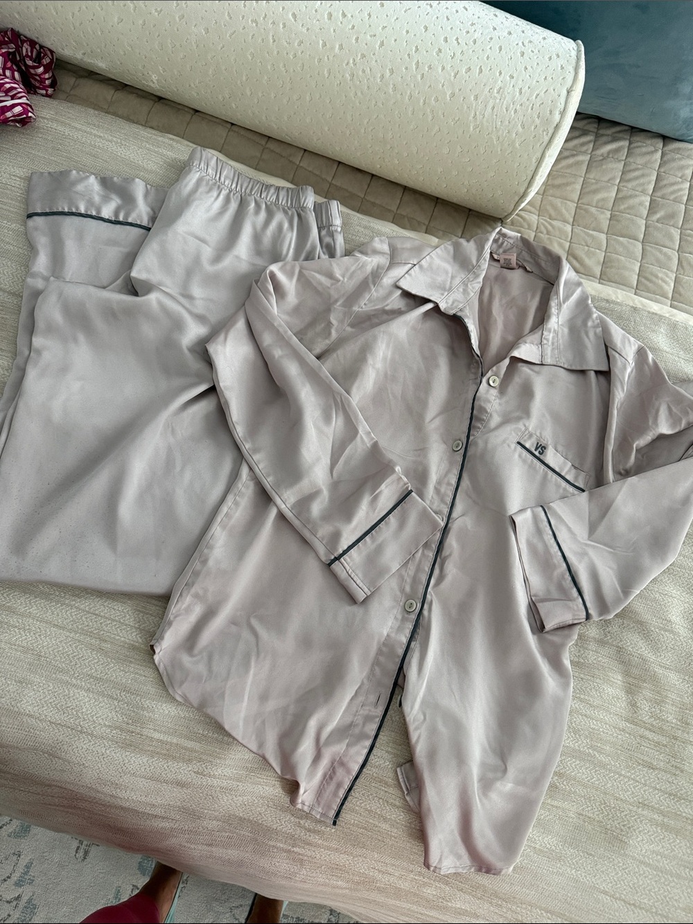 Silk-Feel Women's Pajama Set in Light Blush